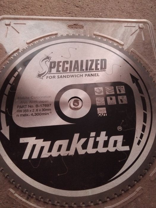 Disc Makita 355mm pentru panouri sandwich.