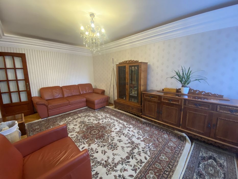Apartament 3 camere, Gruia