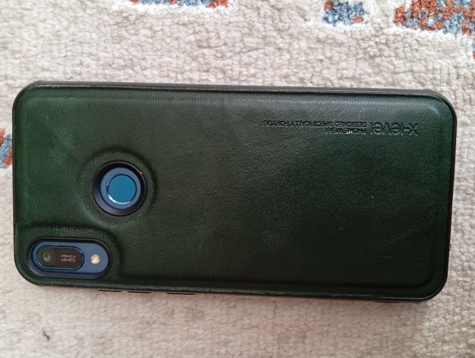 Huawei Y6 2019 телефон