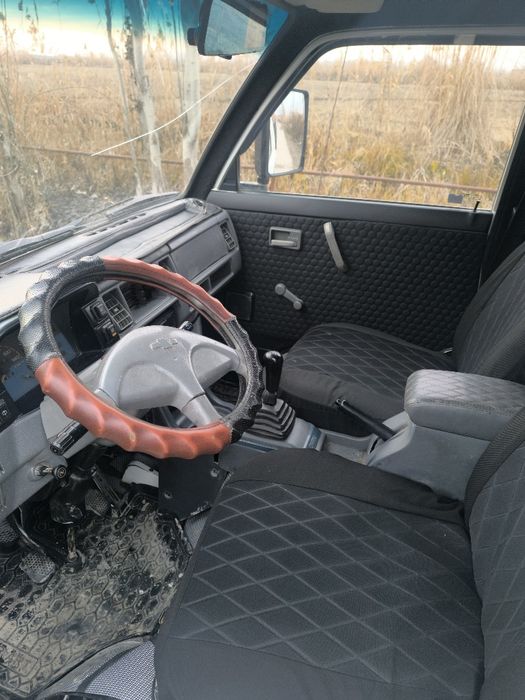 Дамас сотилади, Damas sotiladi