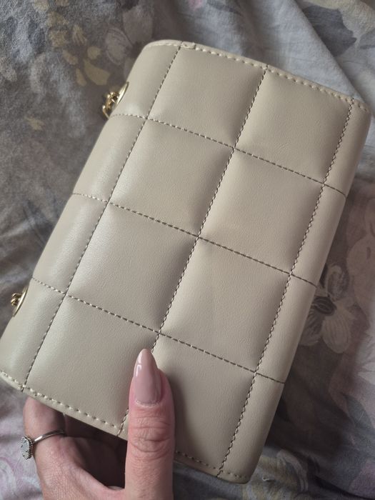 Сладка чантичка в екрю