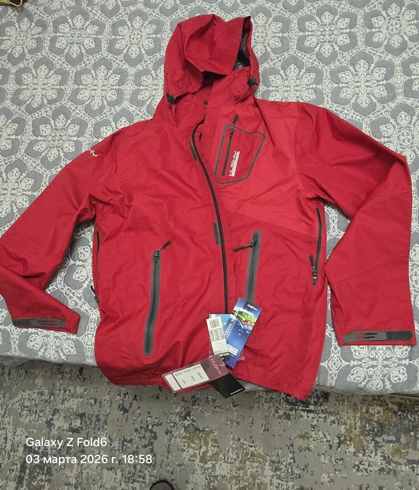 Фирменная куртка