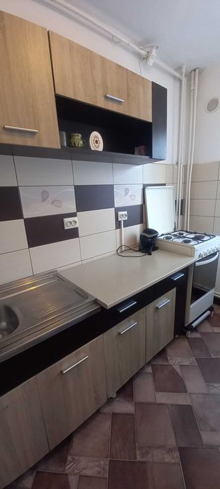 Inchiriez apartament 3 camere