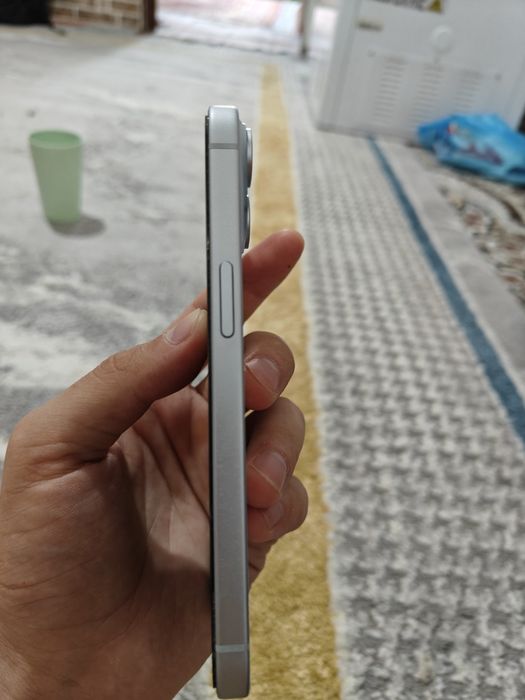 Iphone 15 128gb.