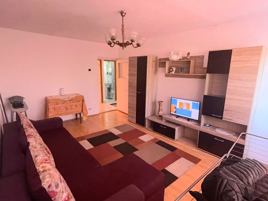 Vând apartament 2 camere confort.1 decomandat etaj 4  ,apartamentul are deja gaz în apartament.