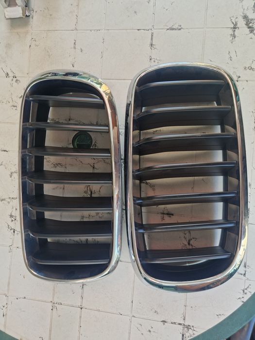 Бъбреци от BMW F15 X5 Chrome Front Right Grill 2014-2018 OEM 7316054 7
