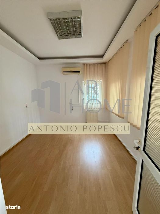 Spatiu comercial  stradal S+P+1+M, ultracentral, Ploiesti.