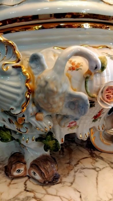 Два порцеланови класически супника - МАЙСЕН