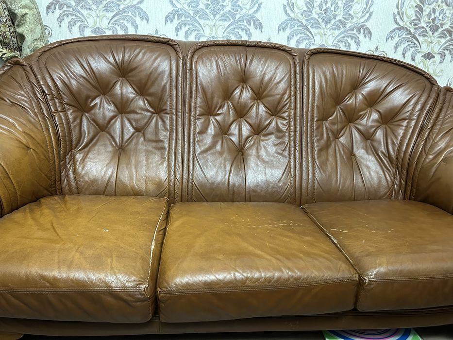 Кожанный диван и кресла