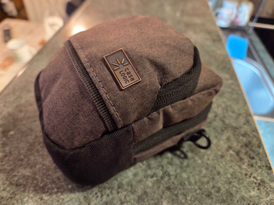 Продавам фотоапарат Canon PowerShot G1 X Mark II