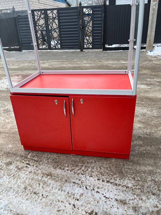 Продам стеклянные витрины