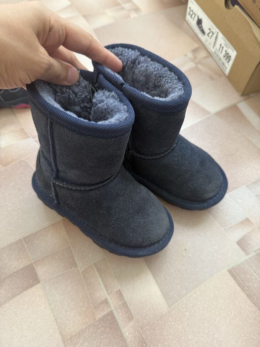 Продам десткие угги