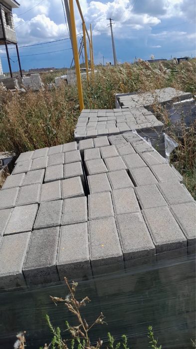 Продам брусчатку кв м 2500 т