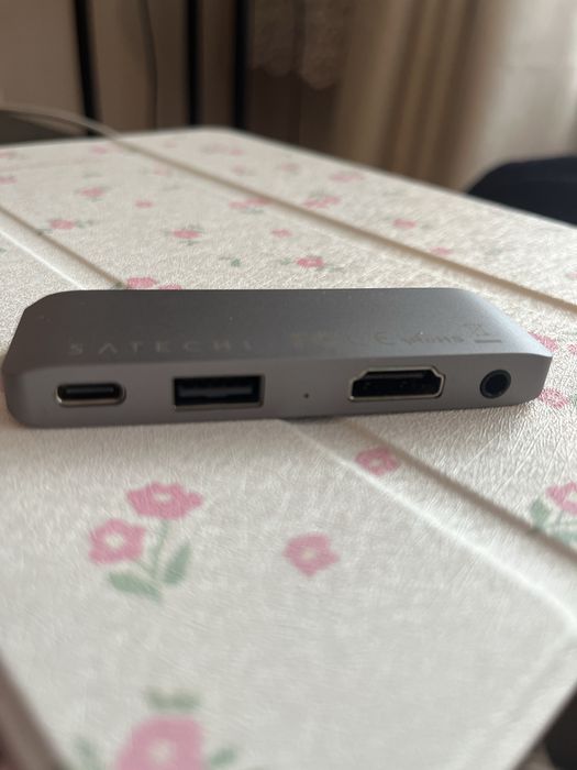 USB C hub за таблет