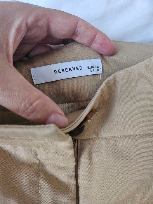 Pantaloni Reserved noi
