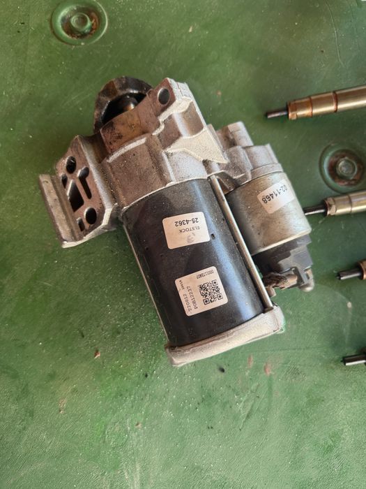 Vand piese bmw seria 5f10 520D