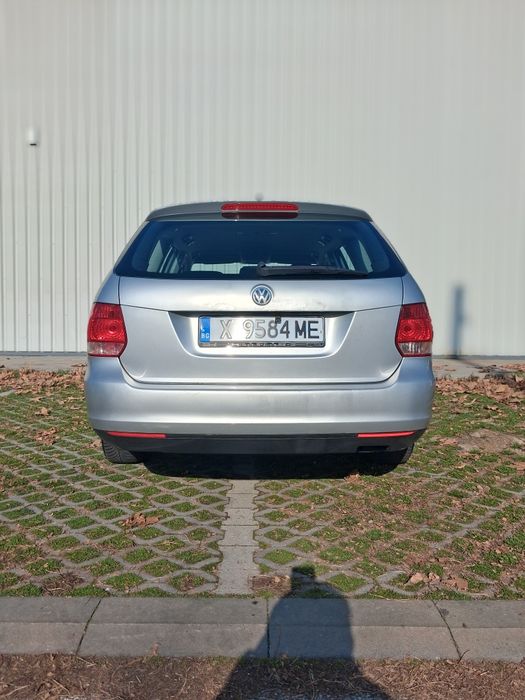 Фоксваген голф комби 1.9 дизел 105 кс. Регистриран годишна винетка