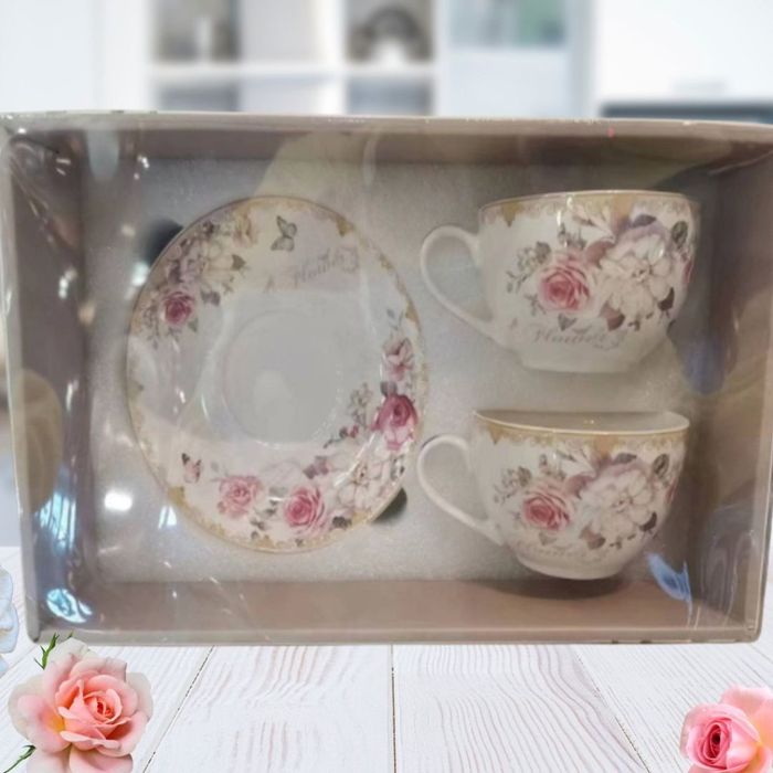 Комплект две чаши с лъжички и чинийки в зелени нюанси
Безопасен, неток