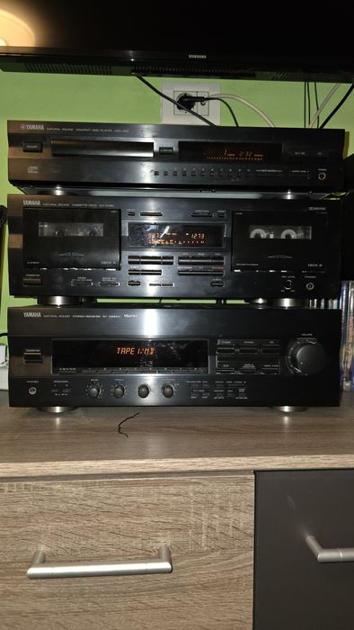 Vând linie audio Yamaha.
