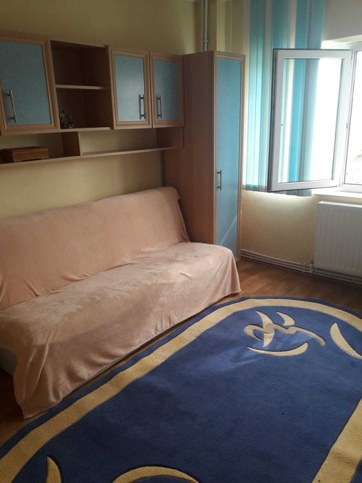 Inchiriez ap.2 cam zona Gara