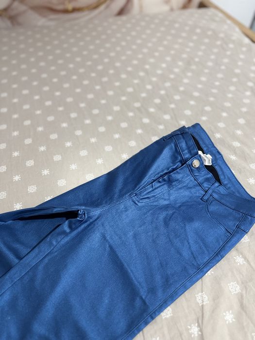 Pantaloni piele  evazati  albastru metalic