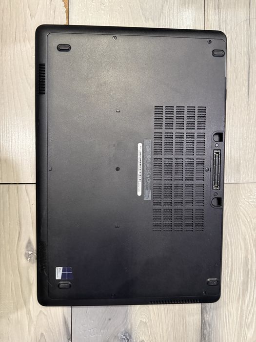 Dell Latitude E5550-i5 5300u/8гб/250гб ссд/Подсветка