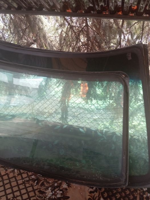 Продом лобовое и заднее стекло