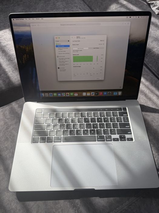 Apple Macbook pro 16 i7 16GB 500GB SSD