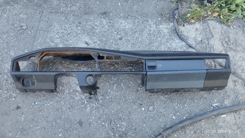 Панель торпеда Мерседес 190 без бордочка