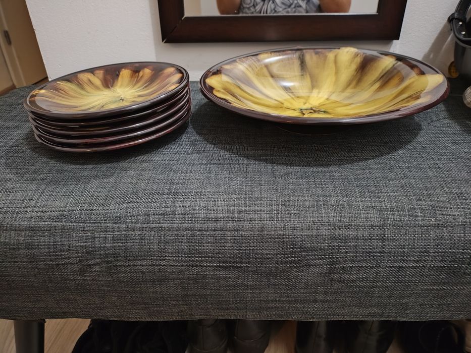 Комплект голяма чиния и 5 малки за десерт и плодове