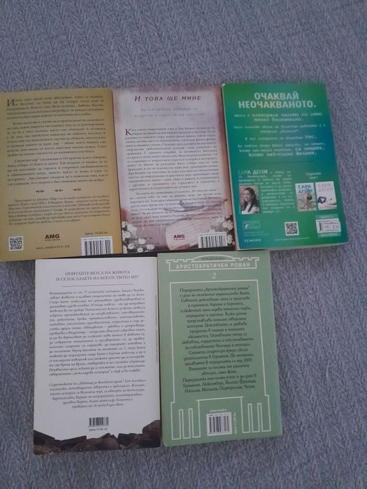 Книги.   .     .