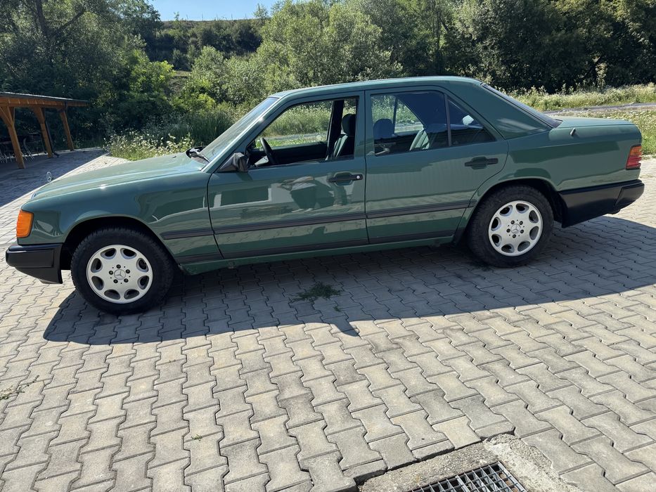 MERCEDES-BENZ E-Class 1989 — imagine 3