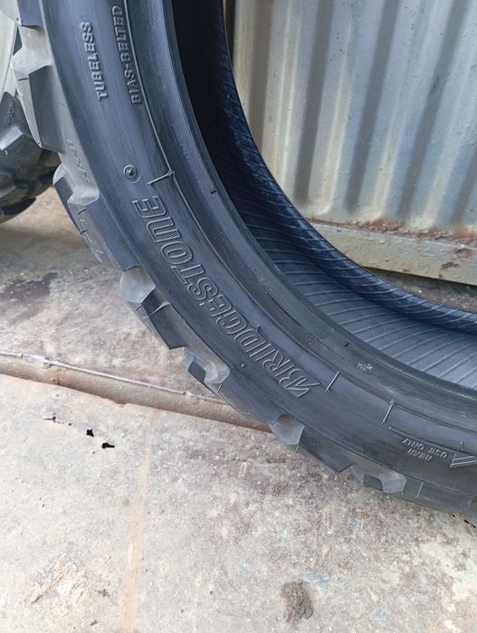 Гуми за мотор предна 120/70/19 задна 170/60/17