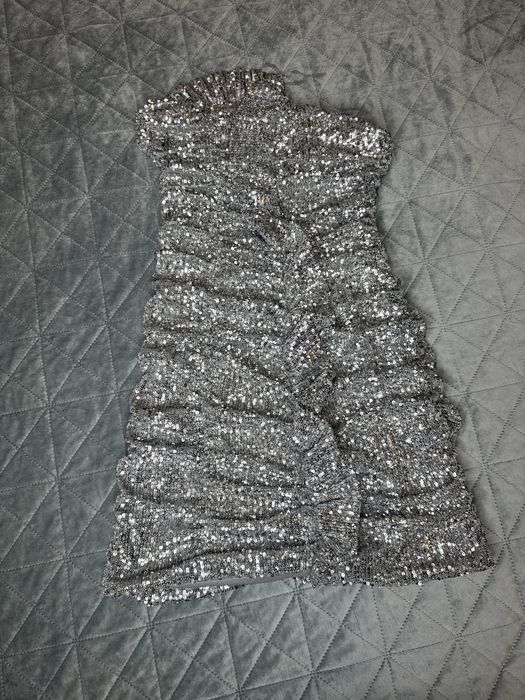 Ефектна рокля Zara
