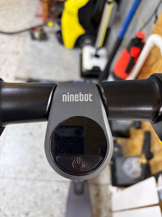 Продам электросамокат ninebot