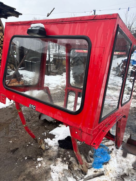 Cabina tractor pe aripi