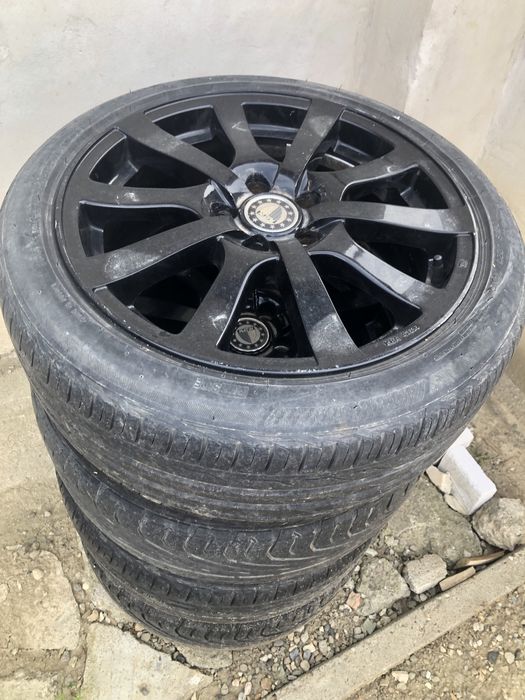 Vand patru genti cu caciuri dimensiunile se pot vedea in imagine