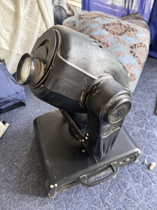 moving head light ( harakatlanuvchi sahna yoritgichi)