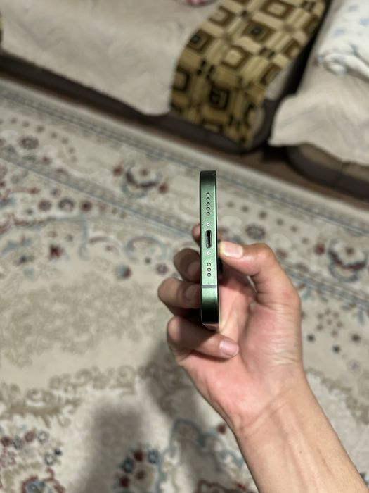 Iphone 13 емкость 100%