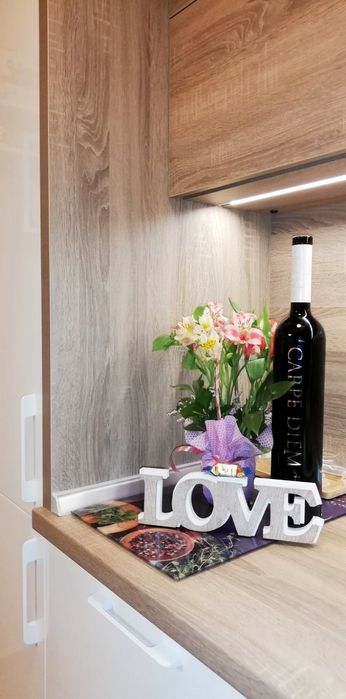 Два самостоятелни етажа от къща