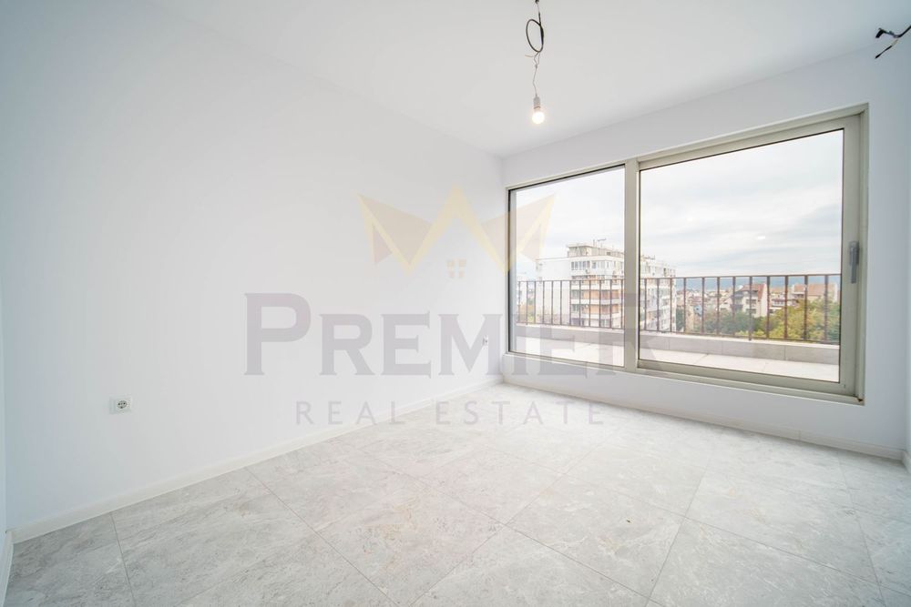Продава се Тристаен апартамент в Варна, Лятно кино Тракия - 158 кв.м за 1456 €/кв.м - Снимка #4