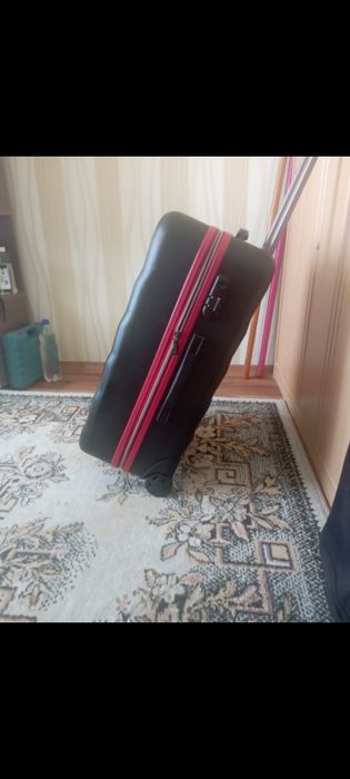Продам   чемодан