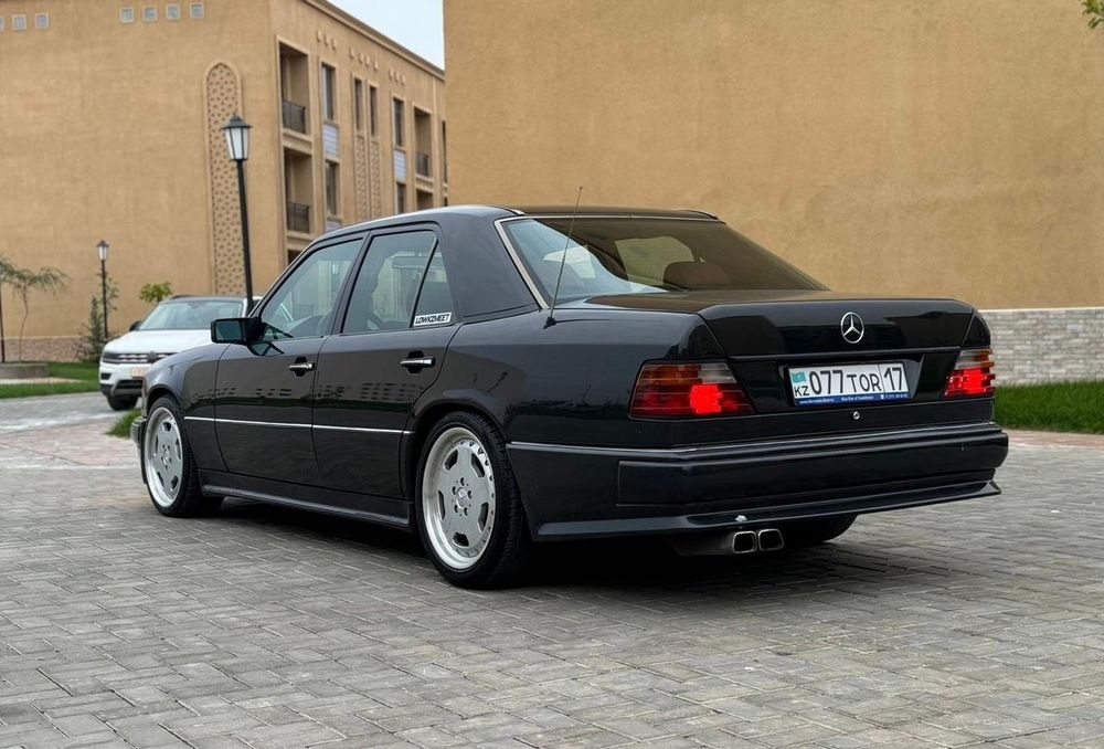 Мерседес w124 AMG 1 бампер фары пароги