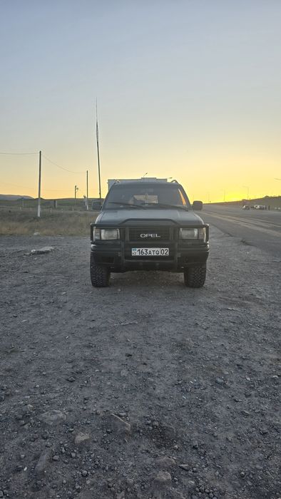 Opel monterey 1996 (3.2бенз)