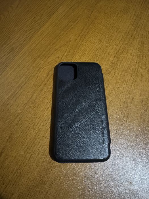 Отдам бесплатно чехол книжку iphone 11 pro