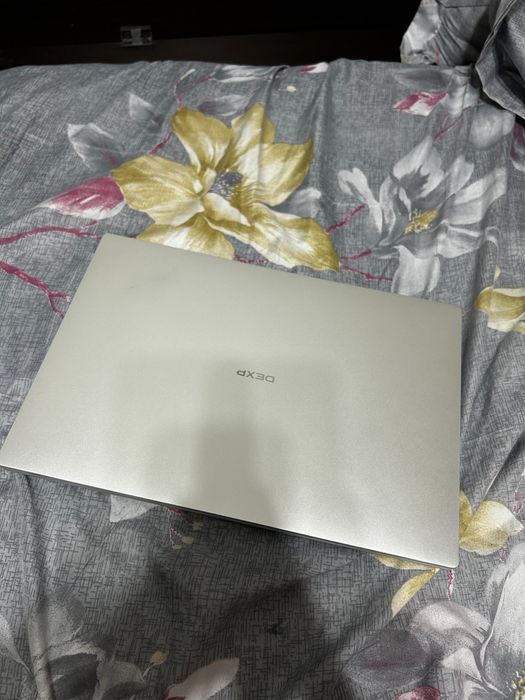 Продам ноутбук DEXP новый