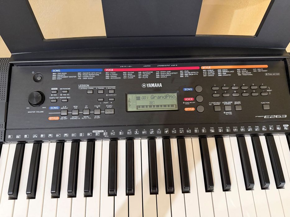 Пиано Yamaha PSR e263