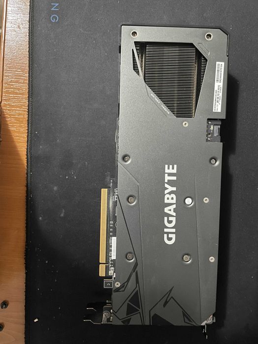 placa video gigabyte  rx7600 8gb