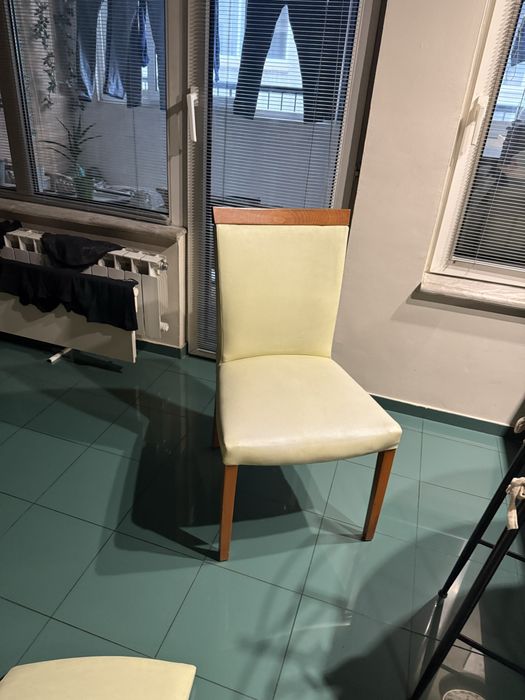 Столове 6 броя малко използвани.