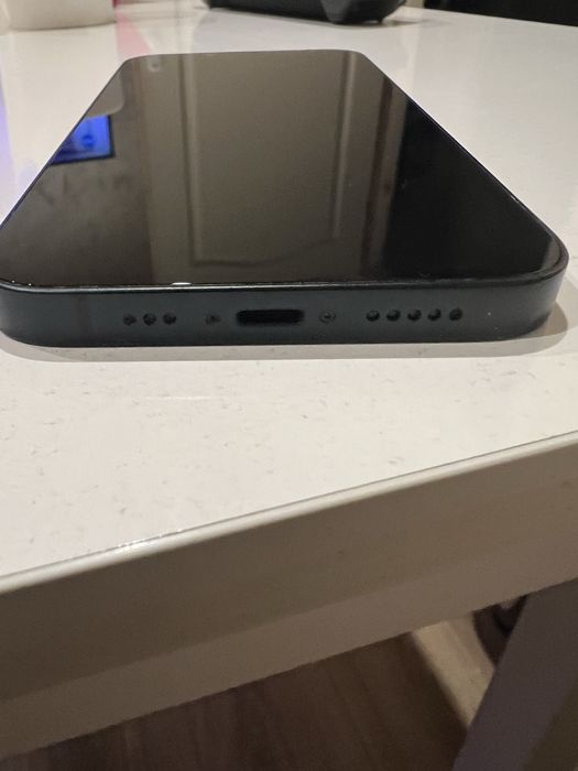 Продавам iphone 14 128gb в гаранция от Виваком